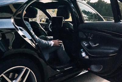 Private Transfer from Washington to National Airport DCA in Business Car