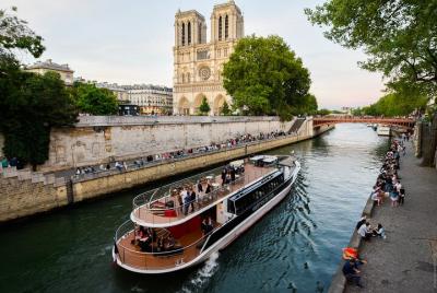 Paris Seine Cruise and Marais district Walking Tour