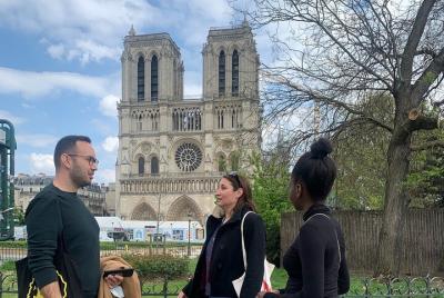 Watch the Renovation of Notre Dame of Paris with a local tour Gui