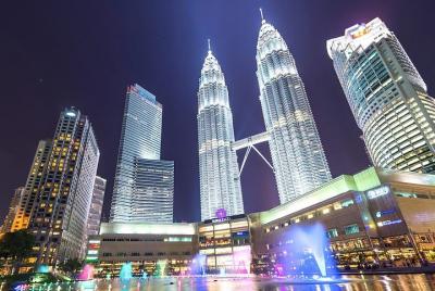 KLCC Lake of Symphony & The River Of Life Tour - Private 