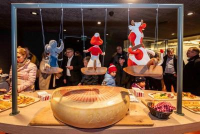 Private Tour:Swiss Factory Experience - Chocolate, Cheese, Biscui