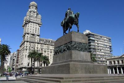 PACK 6: Tour Montevideo, Punta del Este & Colonia PACK 6: Tour Montevideo, Punta del Este & Colonia