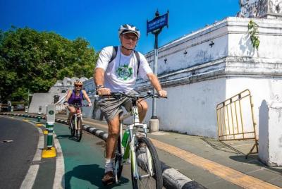 Bike Historic Bangkok Tours : Pedal Through the Old City of Bangk