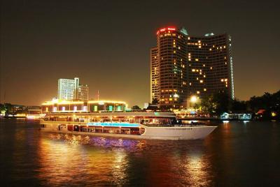 Bangkok Arrival Transfer with Bangkok River by Night Dinner Cruis