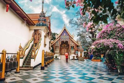 Doi Suthep and Wat Pha Lat Sunrise Small Group Tour – Half Day Doi Suthep and Wat Pha Lat Sunrise Small Group Tour – Half Day