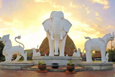 Chiang Mai Night Safari Tour with Round-Trip Transfer  Chiang Mai Night Safari Tour with Round-Trip Transfer
