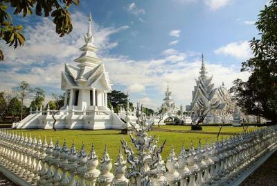 White Temple-Black House & Golden Triangle+Boat trip White Temple-Black House & Golden Triangle+Boat trip