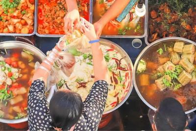 Chiang Mai Small Group Foodie Tour - Night Market Thai Food Tour Chiang Mai Small Group Foodie Tour - Night Market Thai Food Tour