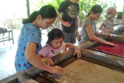 Elephant PooPoo Paper Park & Sticky Waterfall Elephant PooPoo Paper Park & Sticky Waterfall