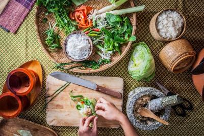 Traveling Spoon Pad Thai and Papaya Salad Private Online Cooking Class Traveling Spoon Pad Thai and Papaya Salad Private Online Cooking Class