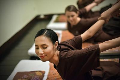 Traditional Thai Massage at award winning Fah Lanna Spa - Old Cit Traditional Thai Massage at award winning Fah Lanna Spa - Old Cit