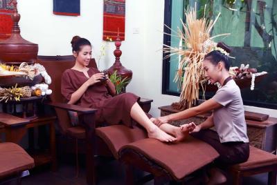 2 Hour Relaxation Luxury Spa Package at Fah Lanna Spa - Old City Branch