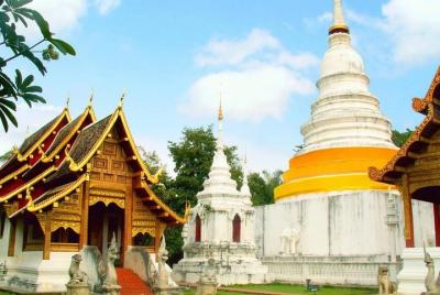 Explore City Temples & Kad Luang Local Market in Chiang Mai Explore City Temples & Kad Luang Local Market in Chiang Mai