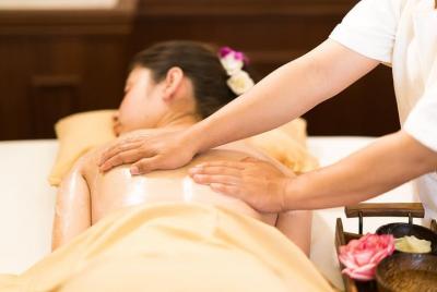 1 Hr Body Salt Scrub Makkha Health & Spa