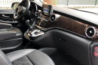 Barcelona El Prat Airport (BNC) to Palamós - Round-Trip Private Van Transfer