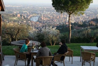 Hike & Wine tasting experience in Verona Hike & Wine tasting experience in Verona