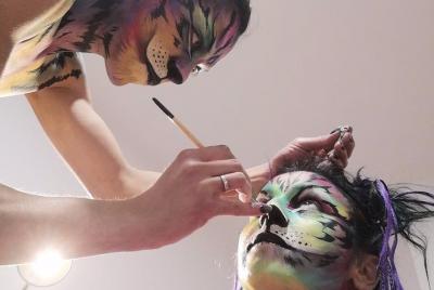 Professional makeup, face painting and special effects workshops.