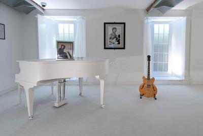 Overnight Rail to Liverpool from London: Hard Days Night Hotel &  Overnight Rail to Liverpool from London: Hard Days Night Hotel &