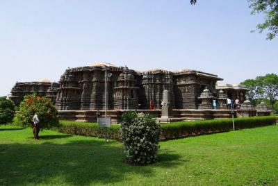 Private Day Trip from Bangalore to Belur, Halebid and Shravanabelagola