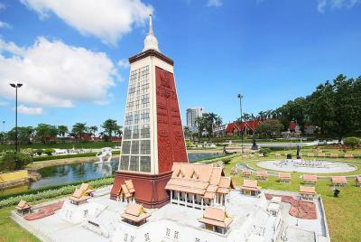 Mini Siam Miniature World in Pattaya with Roundtrip Transfer Mini Siam Miniature World in Pattaya with Roundtrip Transfer
