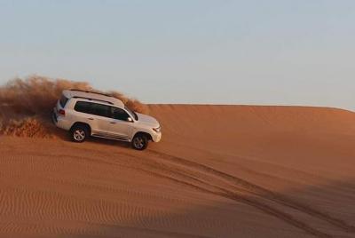 Dubai: Extreme Desert Safari with Dinner