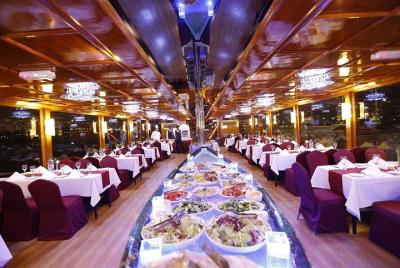 Dubai Creek 2-Hour Romantic Dinner Cruise