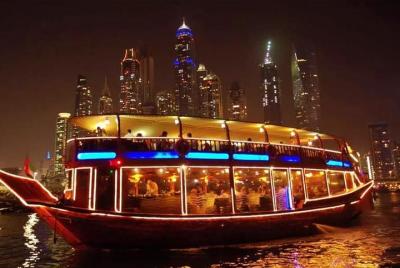 Beautiful Evening in Dubai Marina Cruise with Romantic Dinner wit
