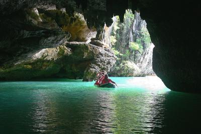 Hong Island & Cave by Canoe with Lunch