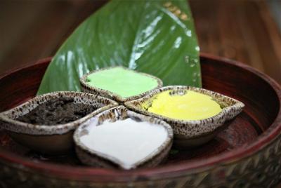 Facial massage & spa treatment course. Facial massage & spa treatment course.