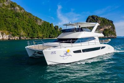 Discover the Southern Island in our Luxurious Catamaran Discover the Southern Island in our Luxurious Catamaran