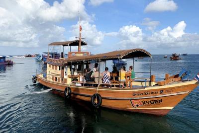 Early Bird Snorkel Tour to the Bays of Koh Tao onboard the Oxygen Early Bird Snorkel Tour to the Bays of Koh Tao onboard the Oxygen