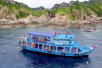 Snorkel Tour to Koh Nangyuan and the hidden bays of Koh Tao onboard the Oxygen Snorkel Tour to Koh Nangyuan and the hidden bays of Koh Tao onboard the Oxygen