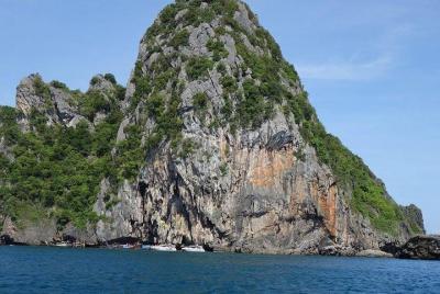 Lanta 4 Islands + Emerald Cave Snorkeling Tour by Classic Longtai