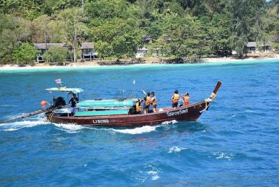 4 Island Tour to Emerald Cave by Longtail Boat from Koh Lanta