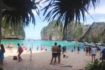 Full-Day Phi Phi Lah, Phi Phi Don, Bamboo Island from Koh Lanta(B