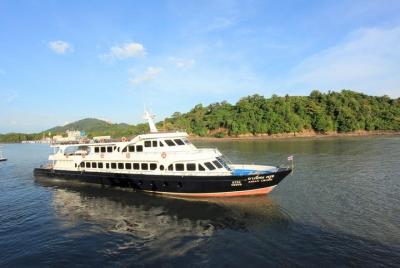 Koh Phi Phi to Phuket by Phi Phi Cruiser Koh Phi Phi to Phuket by Phi Phi Cruiser