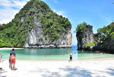 Hong Island Speed Boat Tour by Sea Eagle from Krabi Hong Island Speed Boat Tour by Sea Eagle from Krabi