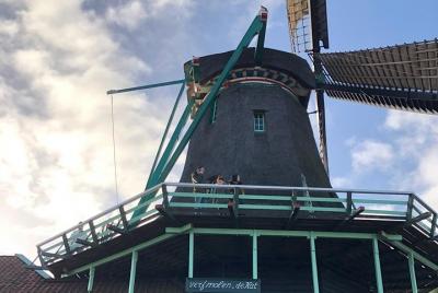 From Amsterdam Central Station by train to Zaanse Schans for 2 ho