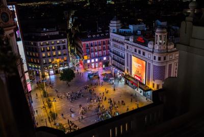 Nightlife Tour Drinks Tapas and Party Experience in Madrid