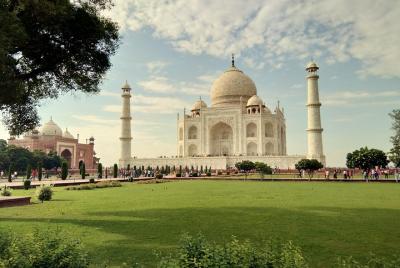 Same Day Agra Tour From Mumbai with Return Flights Same Day Agra Tour From Mumbai with Return Flights