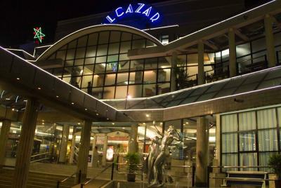 Alcazar Cabaret Show in Pattaya with Hotel Transfer Alcazar Cabaret Show in Pattaya with Hotel Transfer