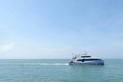 Pattaya to Koh Mak by Boonsiri Bus and High Speed Catamaran Pattaya to Koh Mak by Boonsiri Bus and High Speed Catamaran