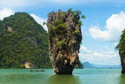 Phuket to James Bond Island Tour Including Sea Canoeing by Longta