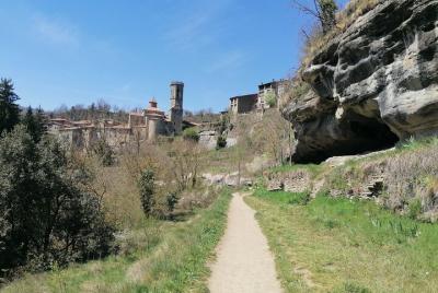 Hiking through the Sau Collsacabra Natural Park