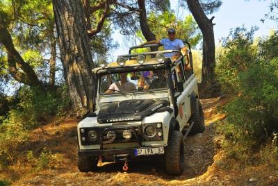 Side: Jeep Safari Adventure around Green Canyon Side: Jeep Safari Adventure around Green Canyon