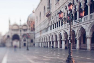 Venice Walking Tour and Gondola Ride- T15 Venice Walking Tour and Gondola Ride- T15