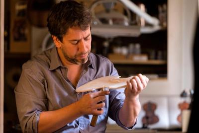 Visiting a Master Violinmaker workshop in Venice Visiting a Master Violinmaker workshop in Venice