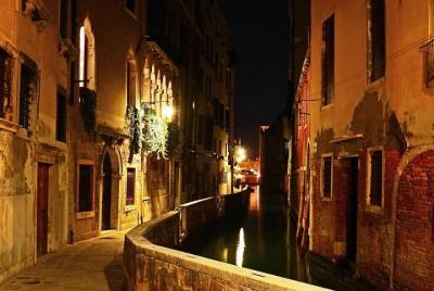 Highlights and Hidden Gems Night Tour in Venice Highlights and Hidden Gems Night Tour in Venice