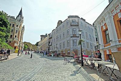 Private Tour Of Kyiv Private Tour Of Kyiv's Montmartre With Natalia