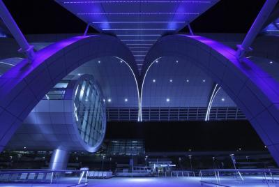 Dubai Private Transfer: Dubai International Airport to Cruise Por